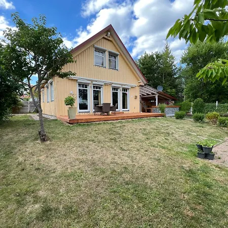 Holiday home Haus Kroenchen *
